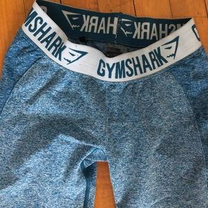 Gym shark leggings